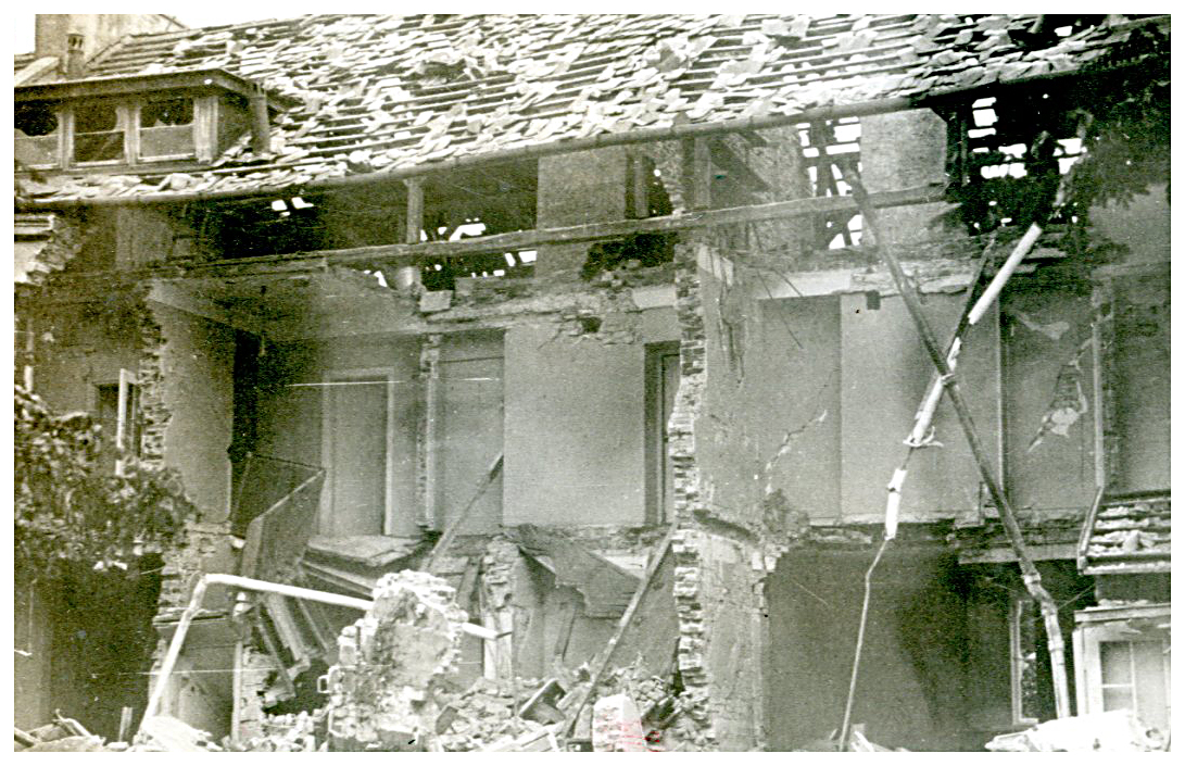 Zniszczony dom przy ul. Niegolewskiego w Warszawie, 1939 r.; AAN, Akta Jędrzeja i Zofii Moraczewskich, sygn. 69